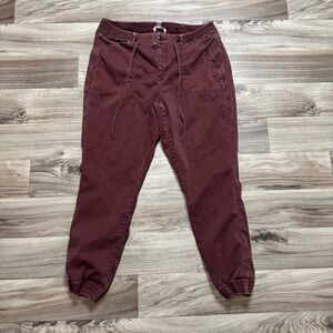 American Eagle High-Waisted Stretch Waist Maroon Jogger Pants Size 16 Short